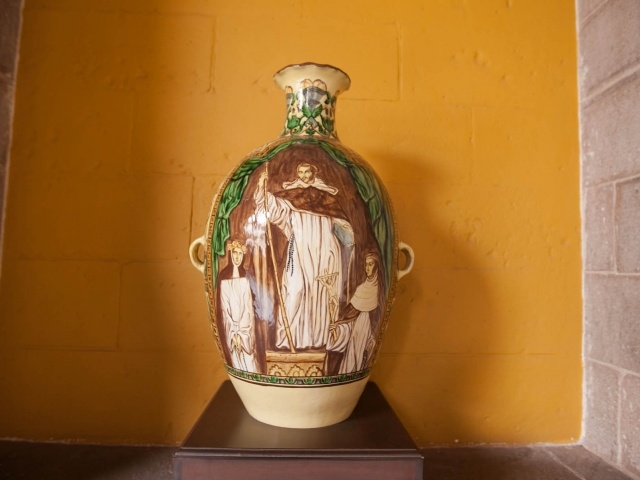 Koricancha decorative urn