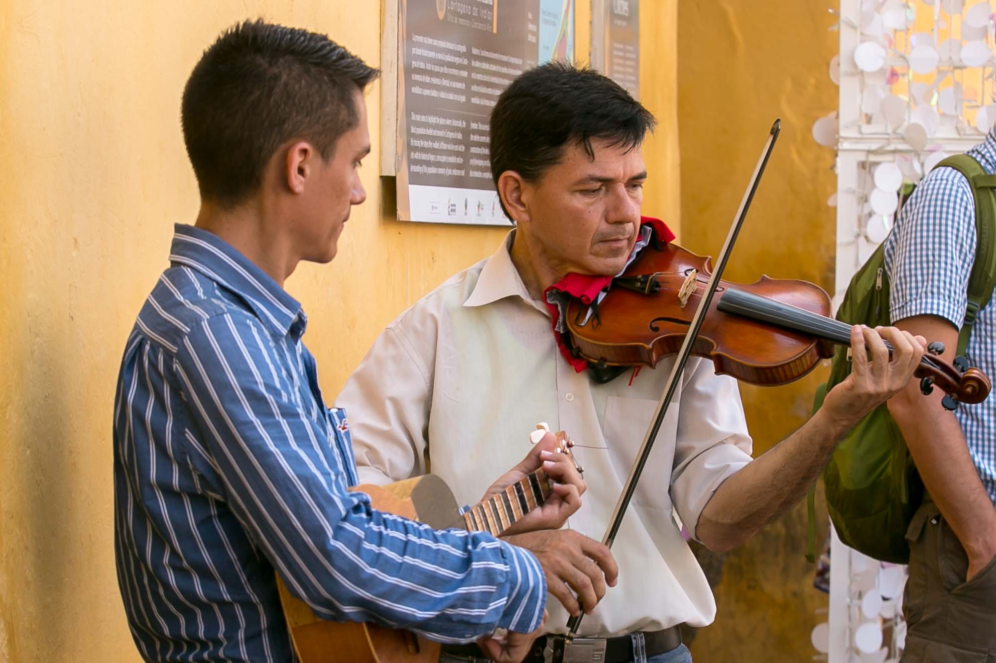 Street musicians in Old Cartagena